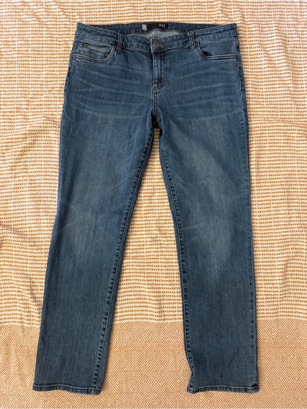 Kut from the Kloth Catherine Mid Rise Boyfriend Jeans EUC